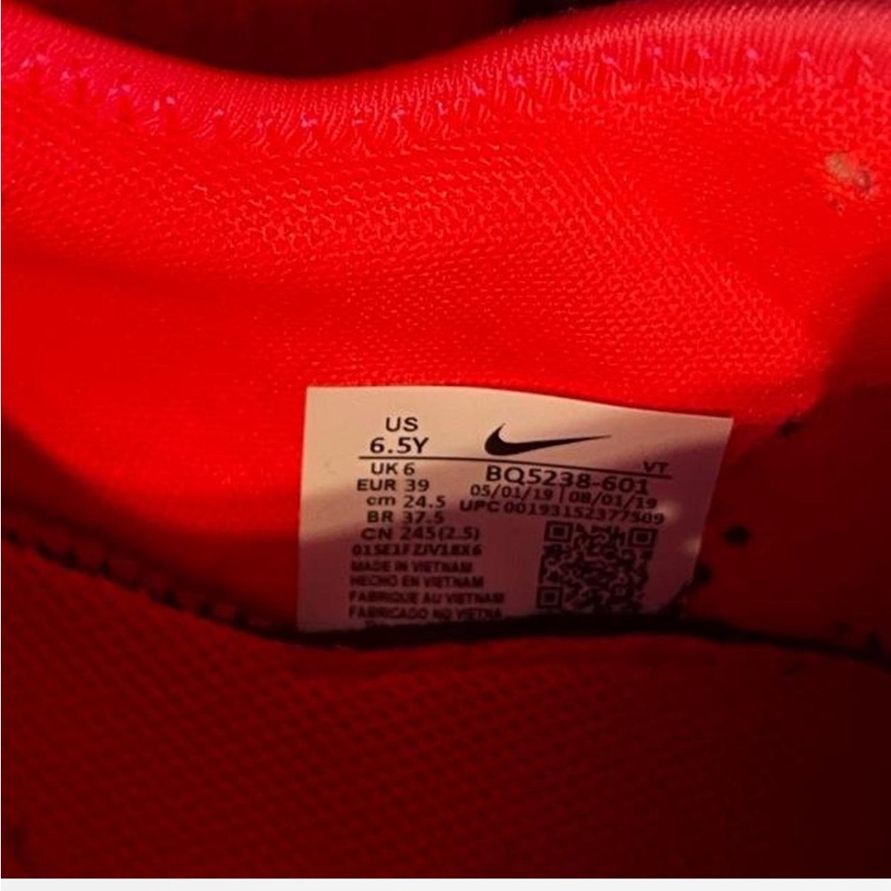Nike Bright Red and Black Air Sneakers - Picture 5 of 5
